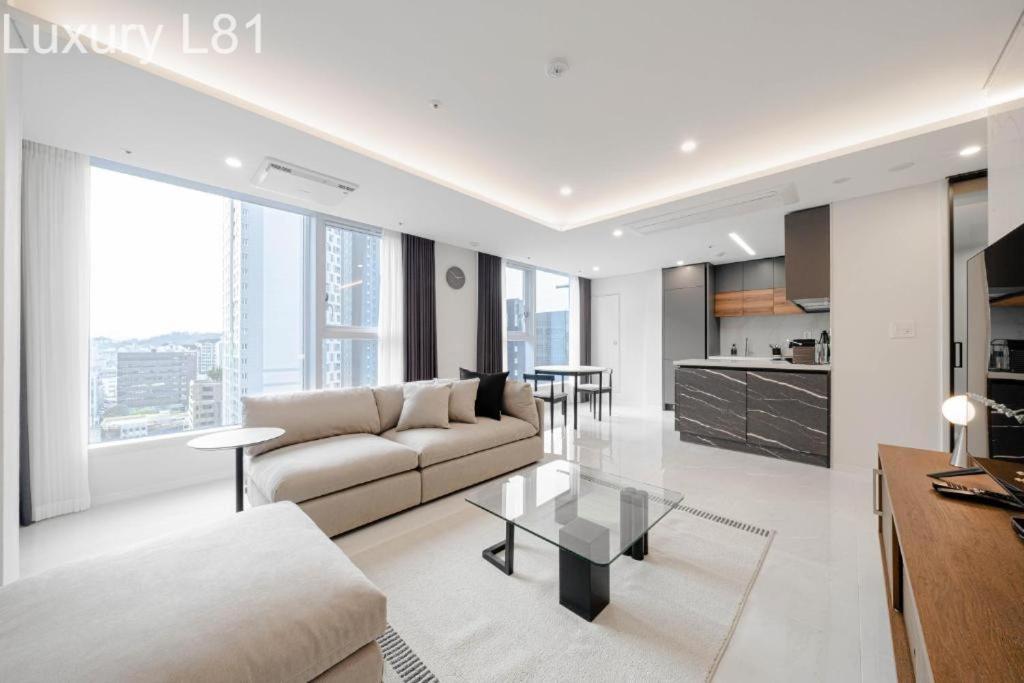Angia Luxury Apartment Inside Landmark 81 Tower Ho Chi Minh City Bagian luar foto